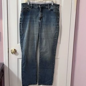 PM030924 NYDJ Straight Leg Jeans